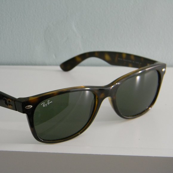 Ray-Ban Accessories - Ray-Ban New Wayfarer Gloss Tortoise G-15 w/case